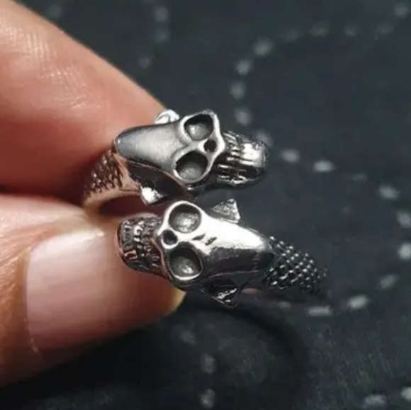 Retro punk skull ring - Picture 6 of 6